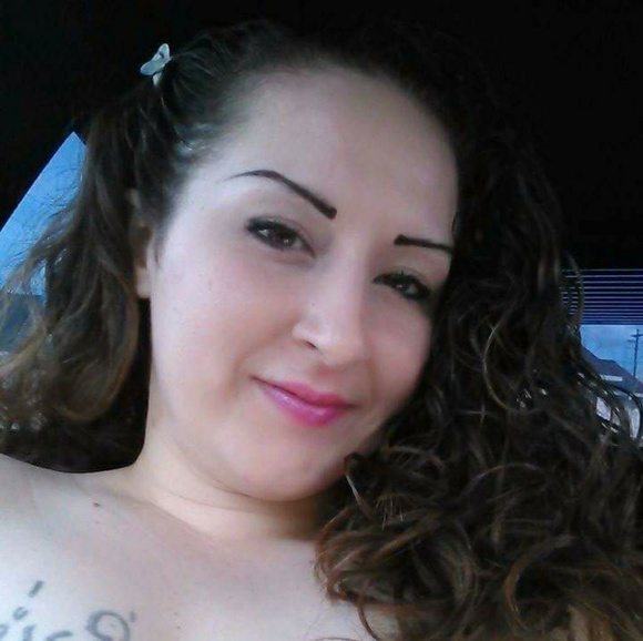 Meet your Posher, Cheri - Picture 2 of 2